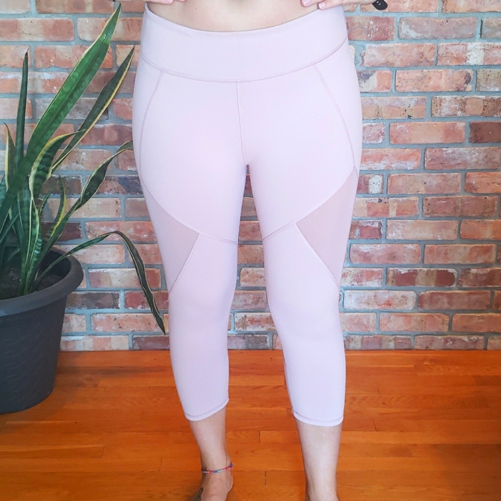 Womens Fabletics cropped leggings
